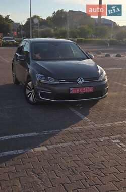 Хэтчбек Volkswagen e-Golf 2017 в Житомире