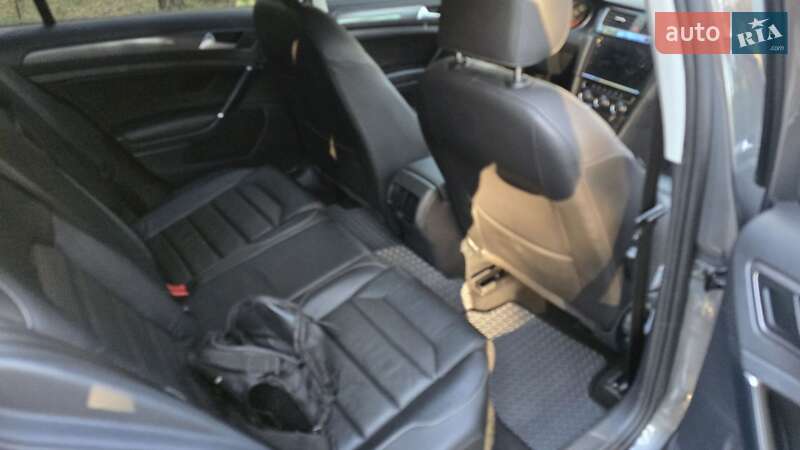 Хэтчбек Volkswagen e-Golf 2017 в Полтаве