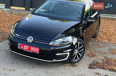 Хэтчбек Volkswagen e-Golf 2020 в Киеве