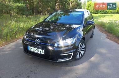 Хетчбек Volkswagen e-Golf 2014 в Києві