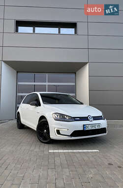Хэтчбек Volkswagen e-Golf 2015 в Городке