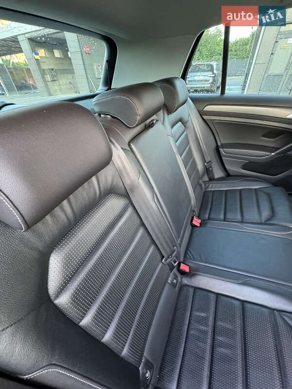 Хетчбек Volkswagen e-Golf 2018 в Ужгороді