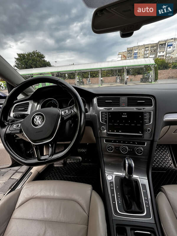 Хетчбек Volkswagen e-Golf 2015 в Кропивницькому