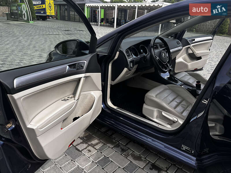 Хетчбек Volkswagen e-Golf 2015 в Кропивницькому