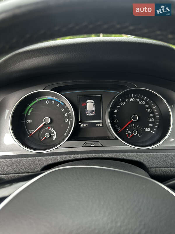 Хетчбек Volkswagen e-Golf 2015 в Черкасах