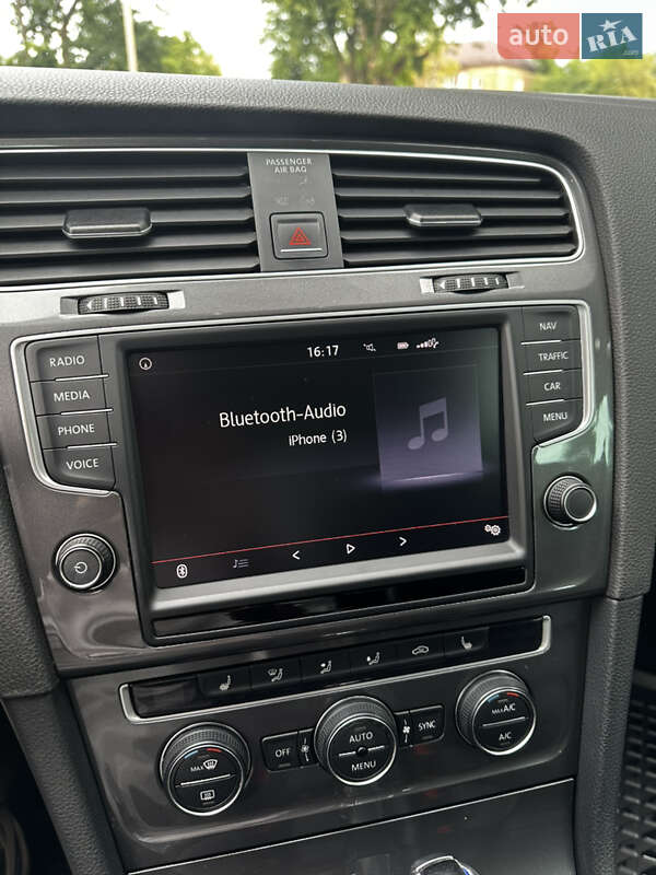 Хетчбек Volkswagen e-Golf 2015 в Черкасах