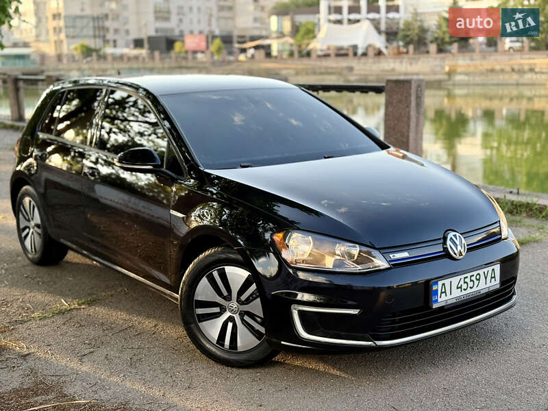 Хэтчбек Volkswagen e-Golf 2015 в 