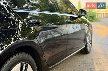 Хэтчбек Volkswagen e-Golf 2015 в 