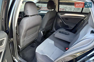 Хэтчбек Volkswagen e-Golf 2015 в 
