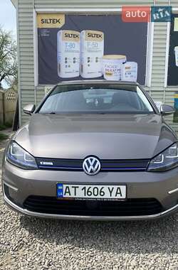Хэтчбек Volkswagen e-Golf 2015 в Заболотове