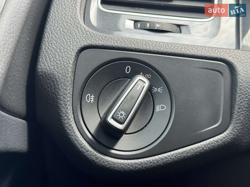 Хэтчбек Volkswagen e-Golf 2019 в Самборе
