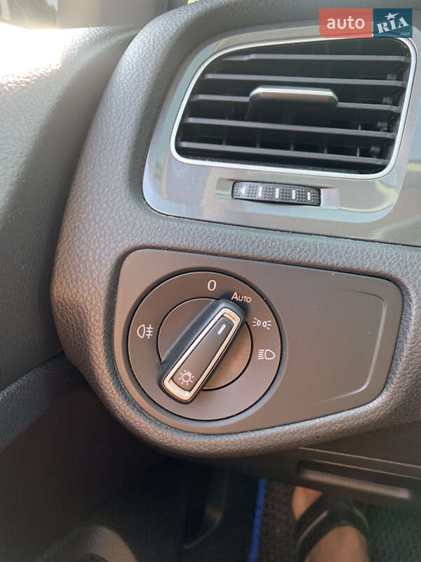 Хэтчбек Volkswagen e-Golf 2016 в Каменском