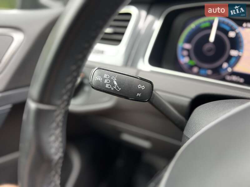Хэтчбек Volkswagen e-Golf 2019 в Ровно