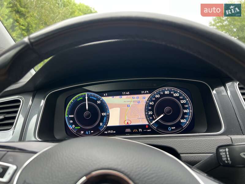 Хэтчбек Volkswagen e-Golf 2019 в Ровно