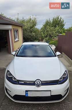 Хэтчбек Volkswagen e-Golf 2016 в Киеве