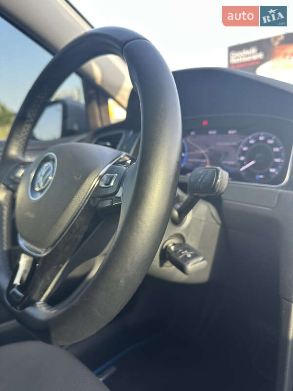 Хетчбек Volkswagen e-Golf 2018 в Мукачевому