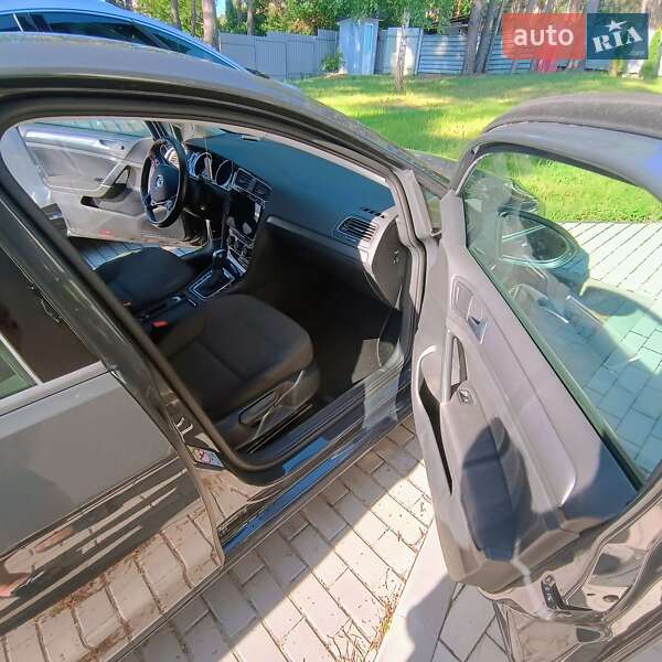 Хэтчбек Volkswagen e-Golf 2020 в Киеве