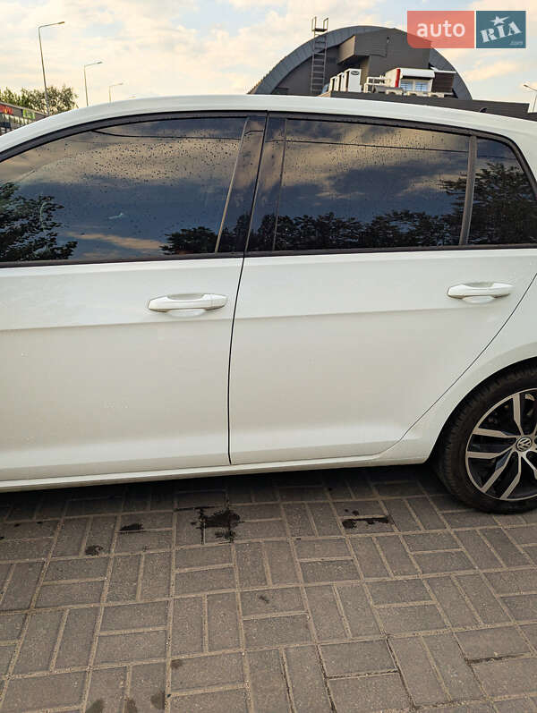 Хетчбек Volkswagen e-Golf 2020 в Дніпрі