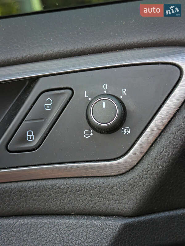 Хетчбек Volkswagen e-Golf 2020 в Дніпрі