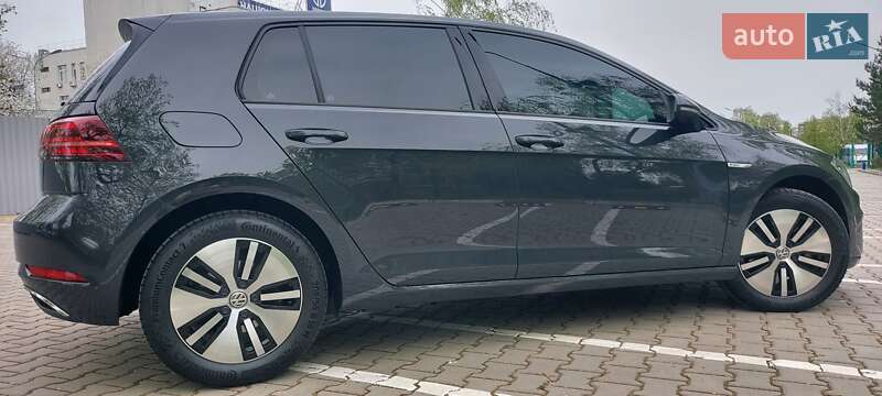 Хэтчбек Volkswagen e-Golf 2020 в Киеве