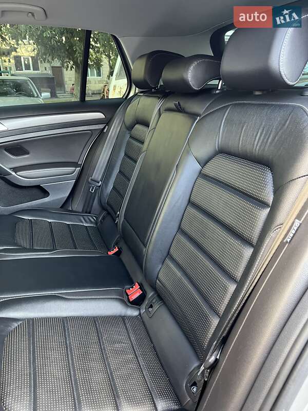 Хетчбек Volkswagen e-Golf 2017 в Черкасах