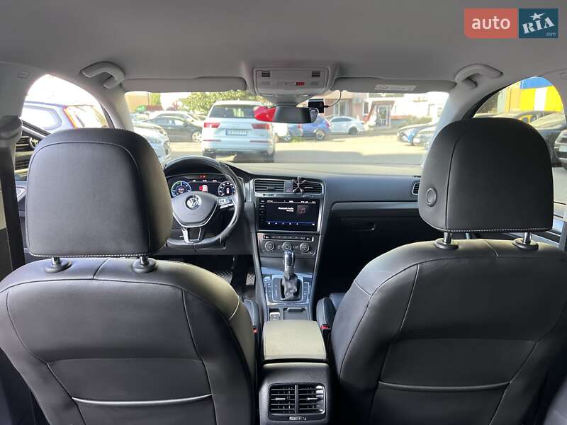 Хетчбек Volkswagen e-Golf 2017 в Черкасах