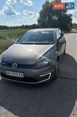 Хэтчбек Volkswagen e-Golf 2015 в Киеве