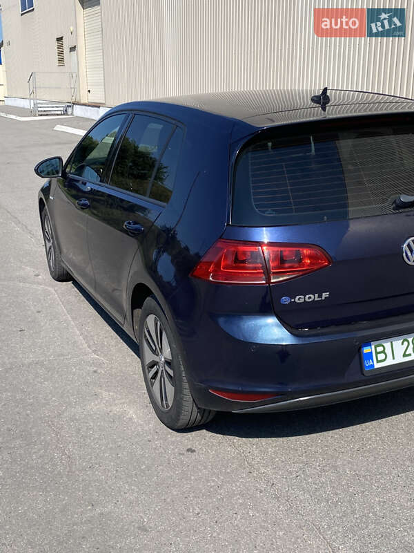 Хетчбек Volkswagen e-Golf 2015 в Полтаві