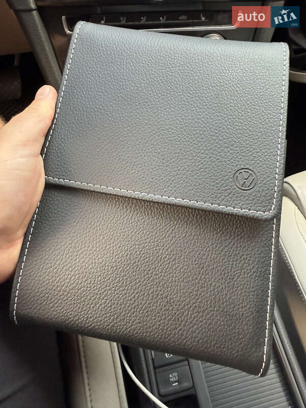 Хетчбек Volkswagen e-Golf 2019 в Дніпрі