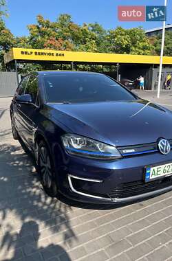 Хэтчбек Volkswagen e-Golf 2015 в Днепре