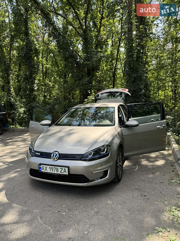 Хетчбек Volkswagen e-Golf 2017 в Харкові