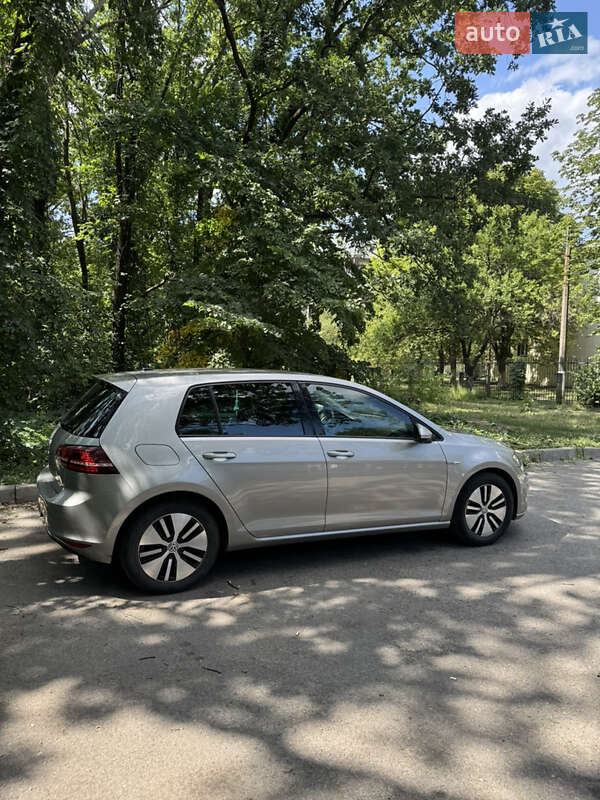 Хетчбек Volkswagen e-Golf 2017 в Харкові