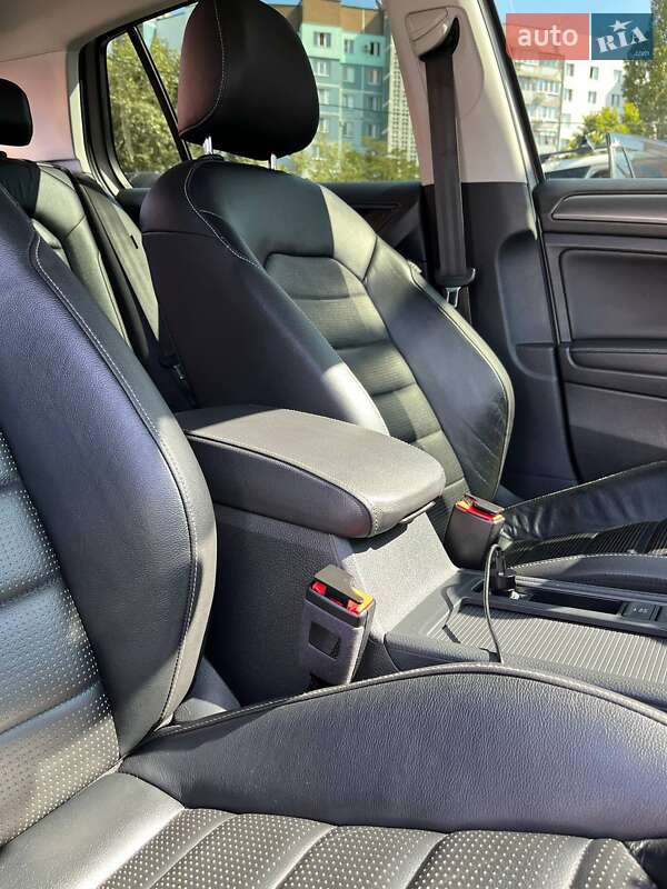 Хетчбек Volkswagen e-Golf 2017 в Черкасах