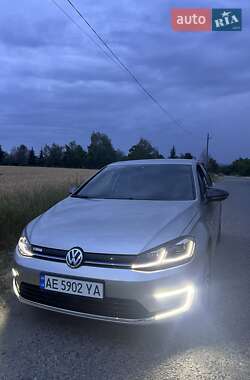 Хэтчбек Volkswagen e-Golf 2017 в Черкассах