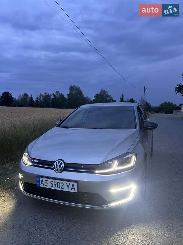 Volkswagen e-Golf 2017