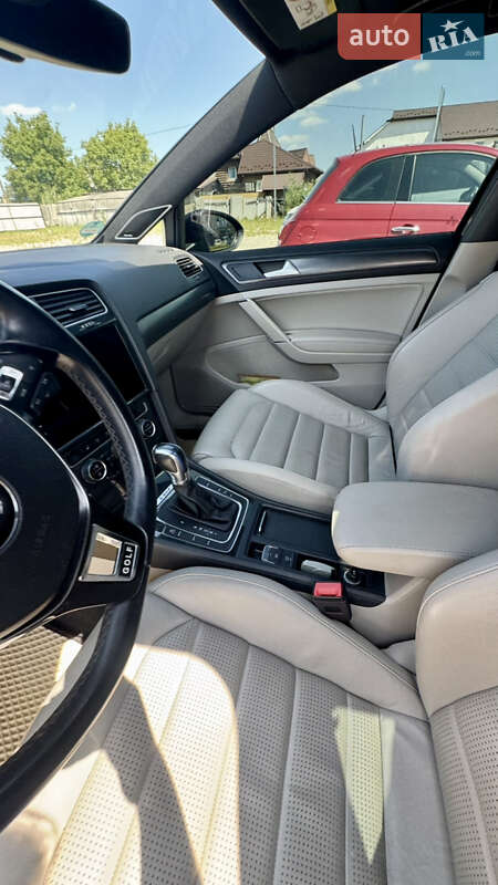 Хэтчбек Volkswagen e-Golf 2019 в Калуше