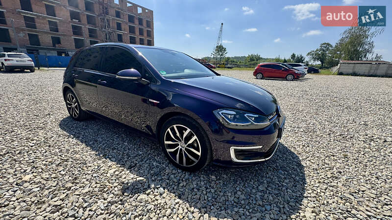 Хэтчбек Volkswagen e-Golf 2019 в Калуше