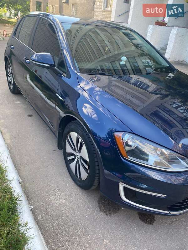 Хэтчбек Volkswagen e-Golf 2016 в Житомире