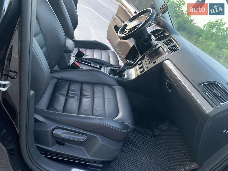 Хэтчбек Volkswagen e-Golf 2015 в Могилев-Подольске фото 26 Хэтчбек Volkswagen e-Golf 2015 в Могилев-Подольске