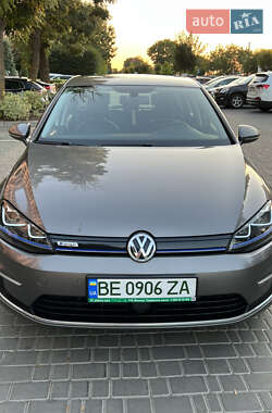 Хэтчбек Volkswagen e-Golf 2015 в Одессе
