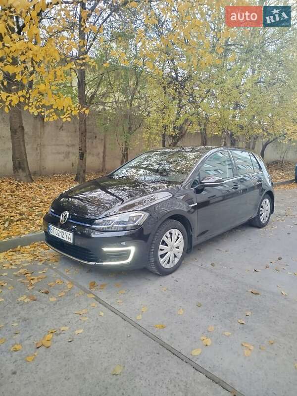 Хетчбек Volkswagen e-Golf 2018 в Івано-Франківську