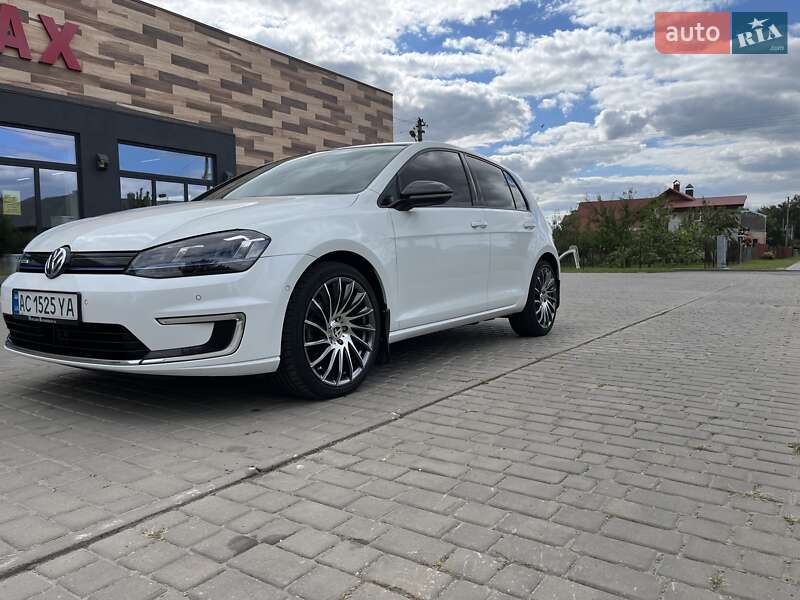Хетчбек Volkswagen e-Golf 2014 в Луцьку