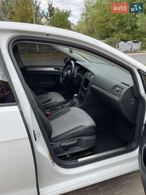 Хетчбек Volkswagen e-Golf 2014 в Луцьку