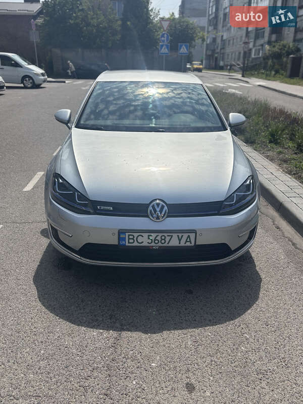 Хэтчбек Volkswagen e-Golf 2016 в Львове