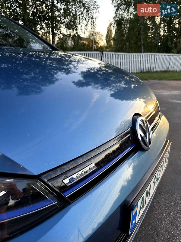 Хетчбек Volkswagen e-Golf 2014 в Житомирі