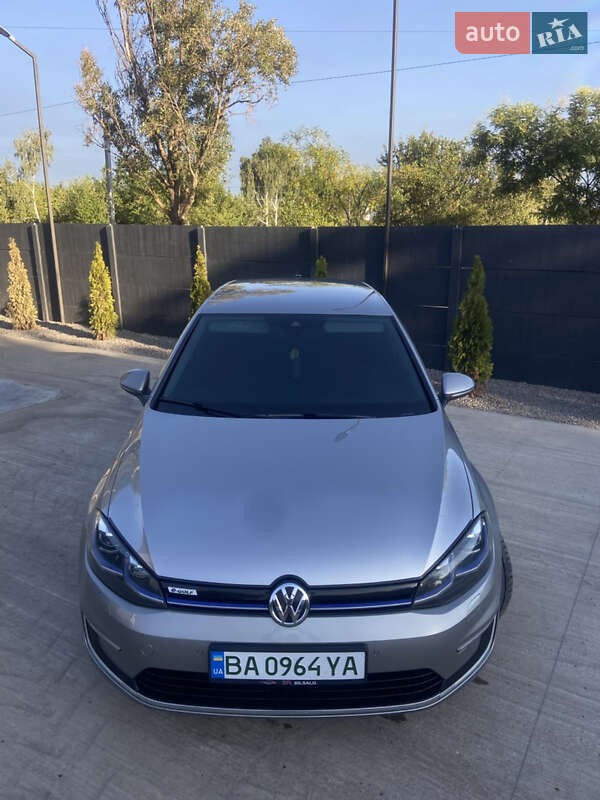 Хэтчбек Volkswagen e-Golf 2017 в Кривом Роге фото 4 Хэтчбек Volkswagen e-Golf 2017 в Кривом Роге