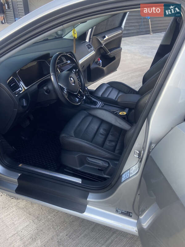 Хэтчбек Volkswagen e-Golf 2017 в Кривом Роге фото 15 Хэтчбек Volkswagen e-Golf 2017 в Кривом Роге