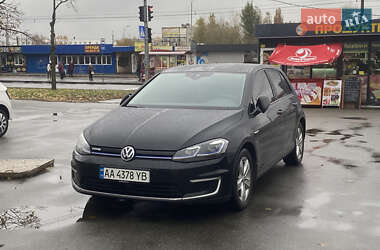 Хэтчбек Volkswagen e-Golf 2018 в Киеве