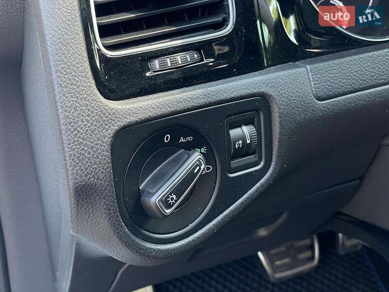 Хетчбек Volkswagen e-Golf 2017 в Києві