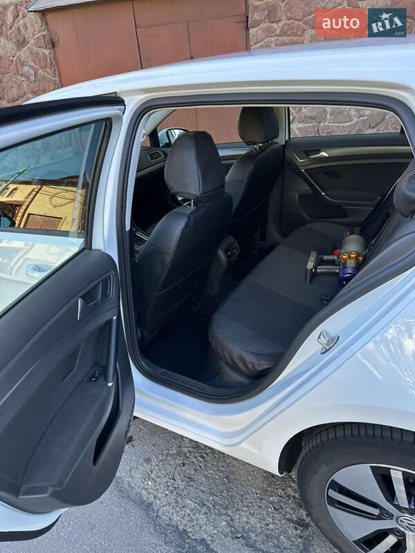 Хэтчбек Volkswagen e-Golf 2019 в Черновцах фото 8 Хэтчбек Volkswagen e-Golf 2019 в Черновцах